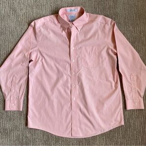 L.L. Bean Wrinkle Free Men's Light Pink Casual Button-Down Shirt